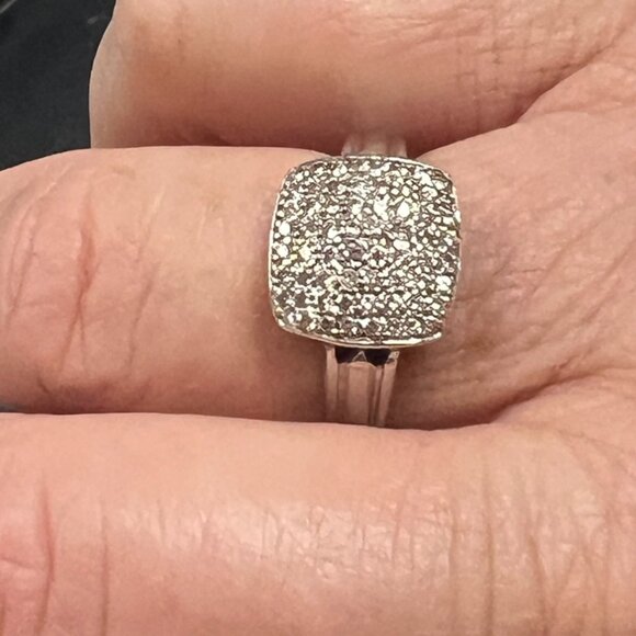 White Gold .5c pave ring size 9 - Picture 4 of 5